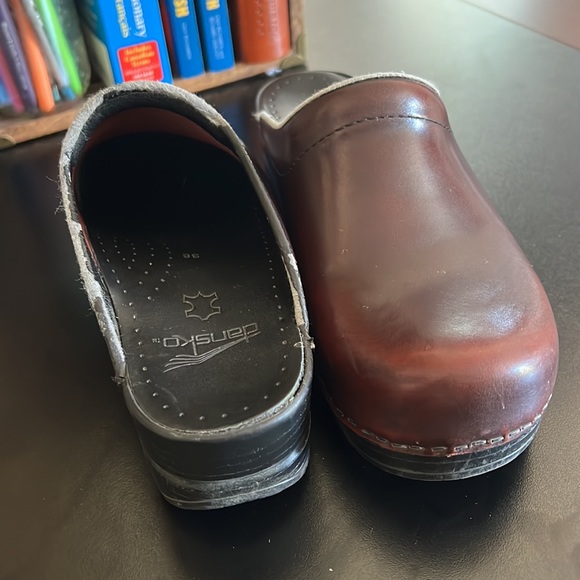 Dansko open back clogs in excellent condition (size 38) - Picture 11 of 12